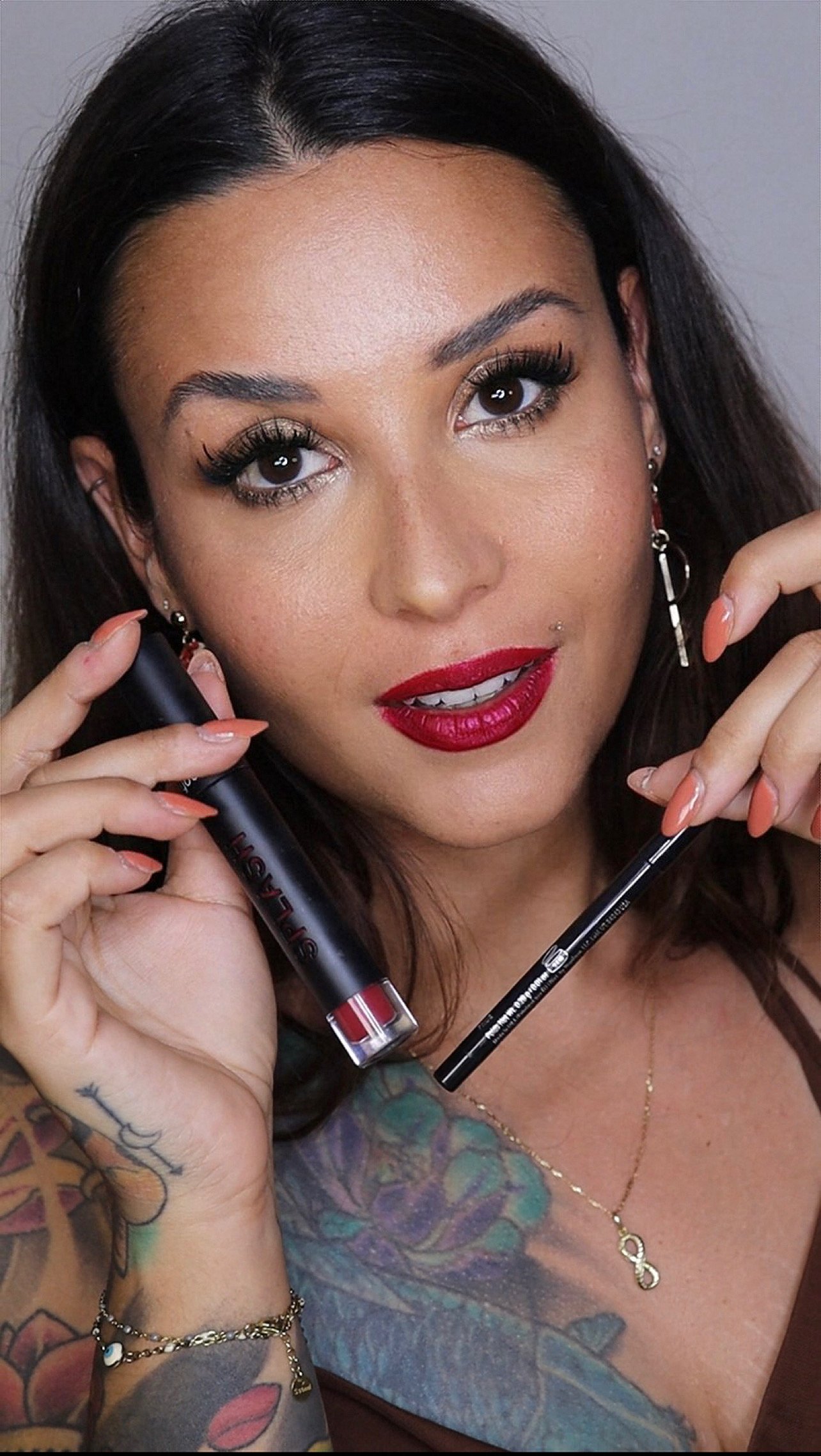 Pourquoi utiliser un Crayon à Lèvres ? 3 Raisons pour un Sourire Parfait