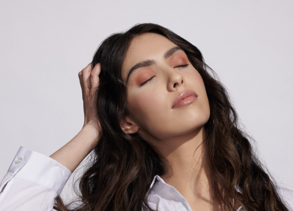 glossy makeup
